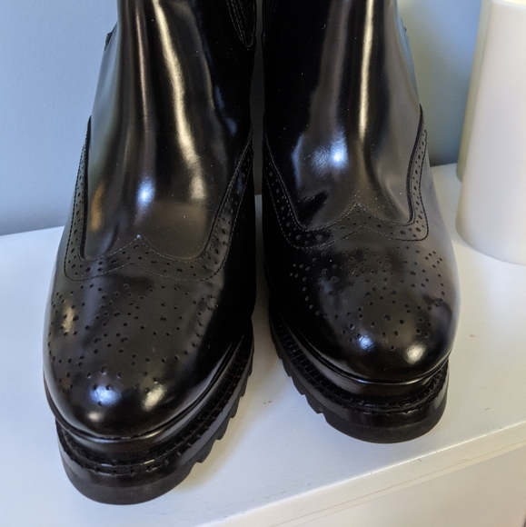 Authentic Michael Kors Booties - fits small - Picture 5 of 6